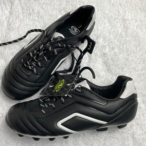 Athletic Works kid Boy soccer Clit sz 3